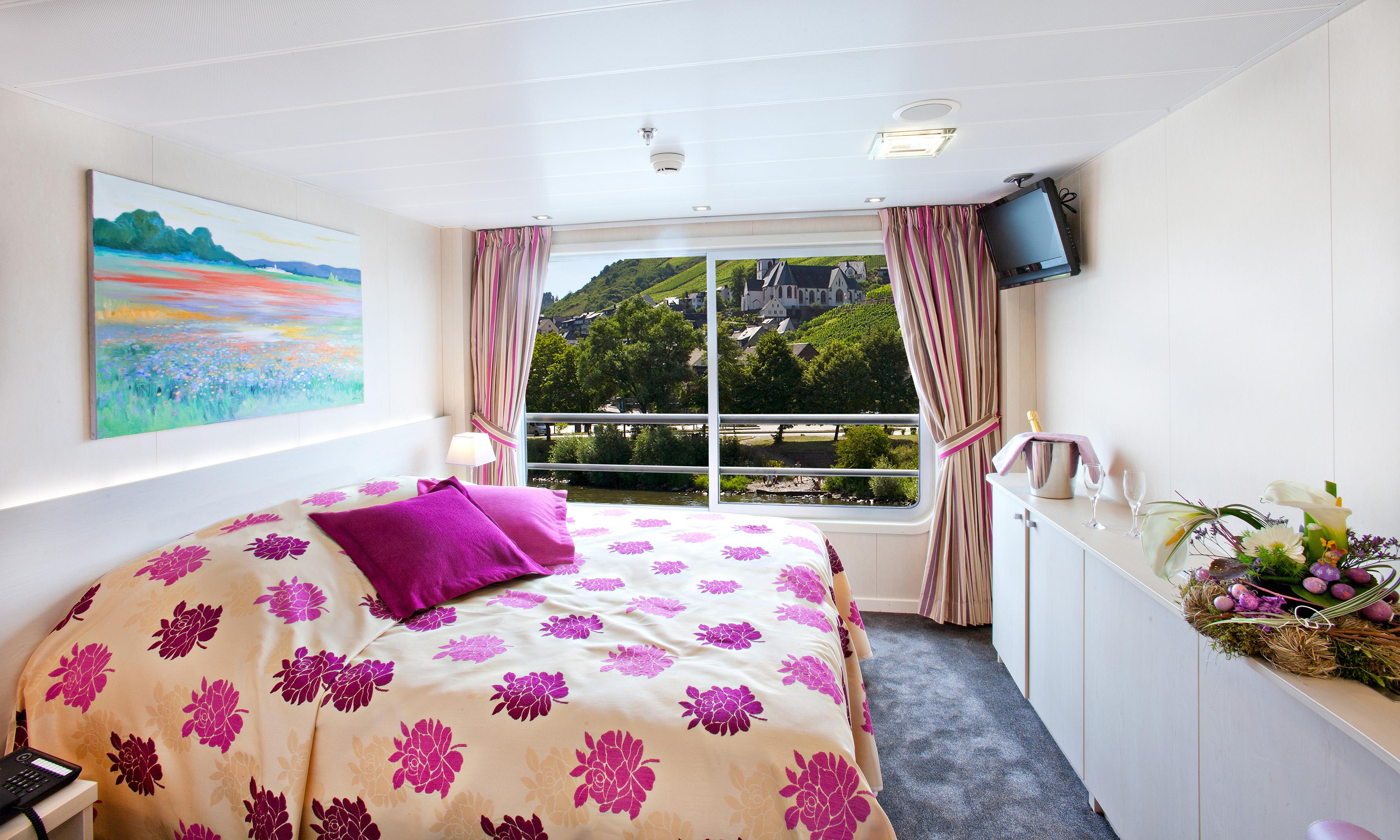 CroisiEurope MS Gerard Schmitter Cabin 6.jpg